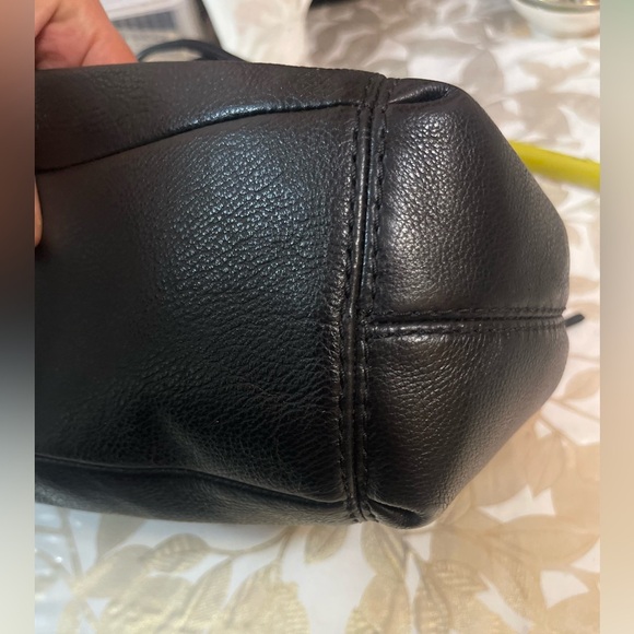 COACH LEXY BLACK PEBBLED LEATHER LARGE CHOULDER BAG - Picture 4 of 11